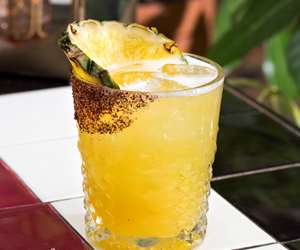 Pineapple garnished drink